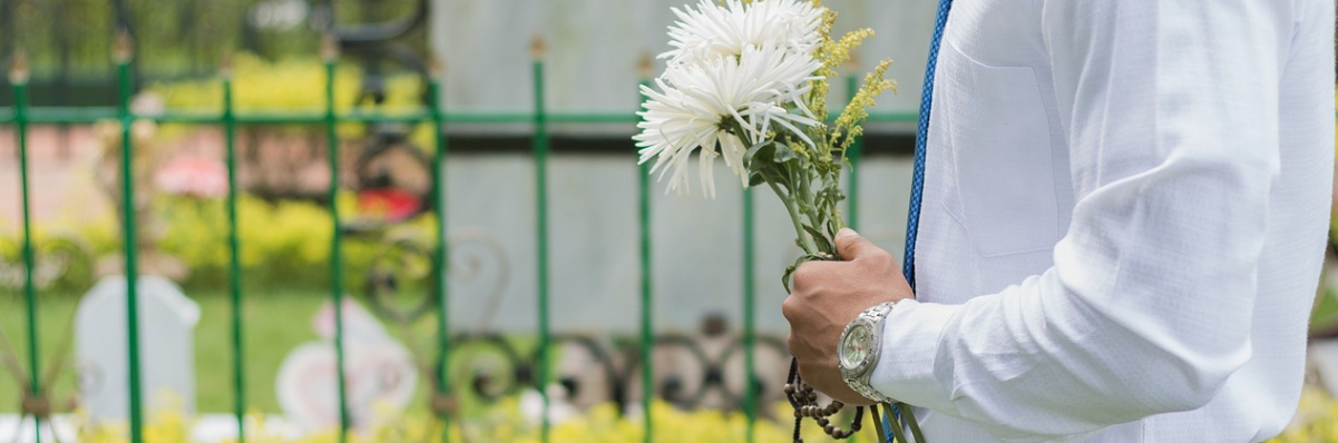 Guide To Planning a Funeral Guide To Planning a Funeral